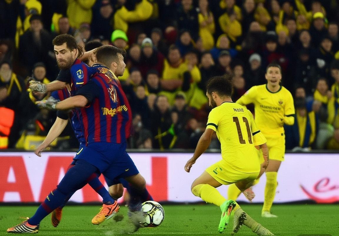 巴塞罗那VS比利亚雷亚尔：诺坎普激战1:1平局，控球与反击对决精彩纷呈(图3)