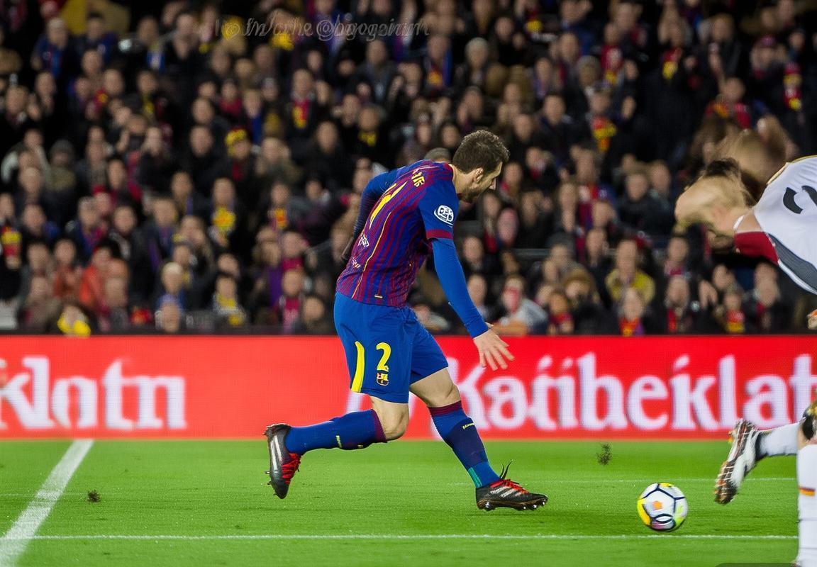 西甲巅峰对决：巴萨VS瓦伦西亚战术对决与英雄瞬间解析(图2)